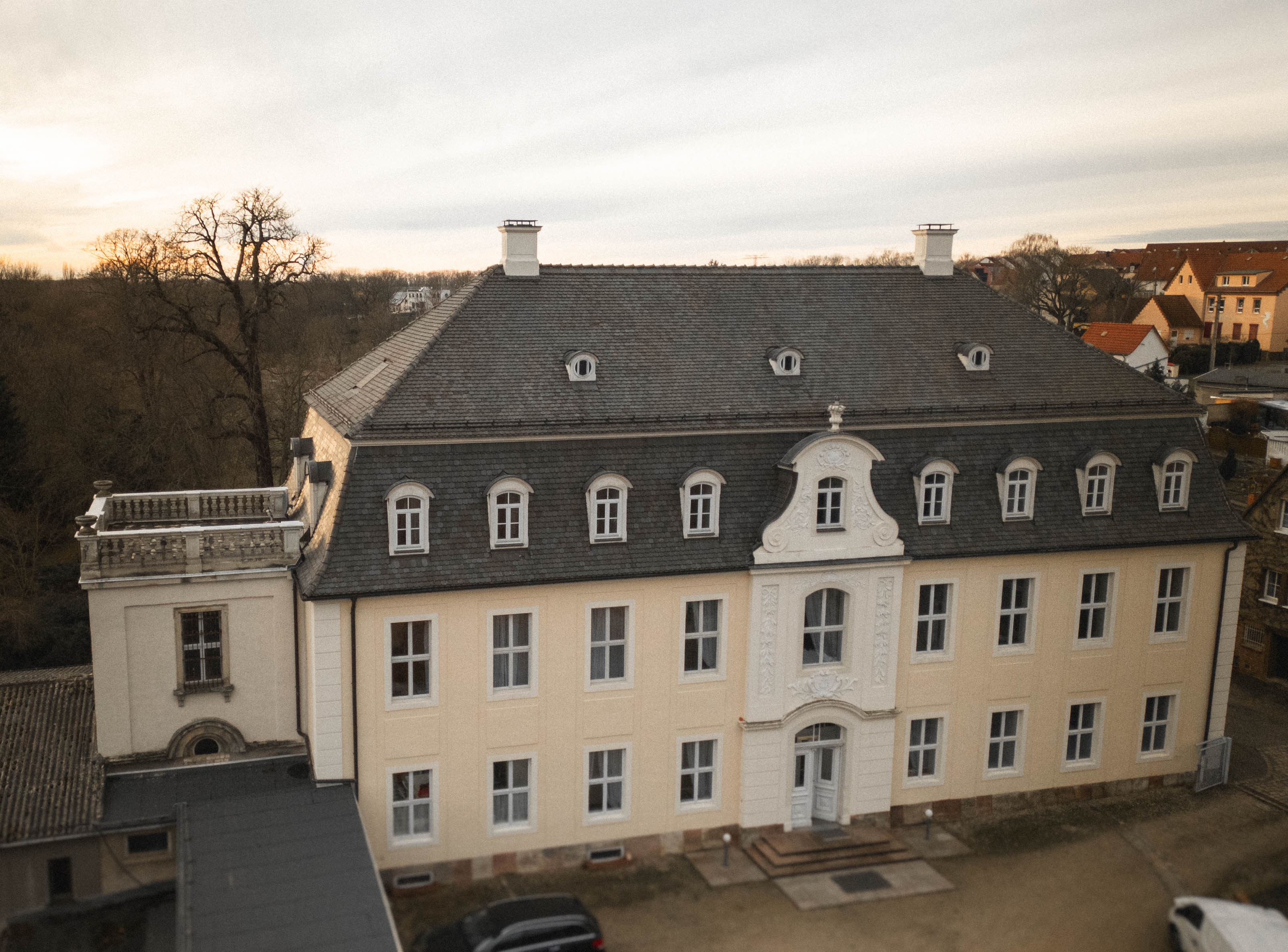 Außenansicht der Hochzeitslocation Rittergut Ermlitz bei Leipzig